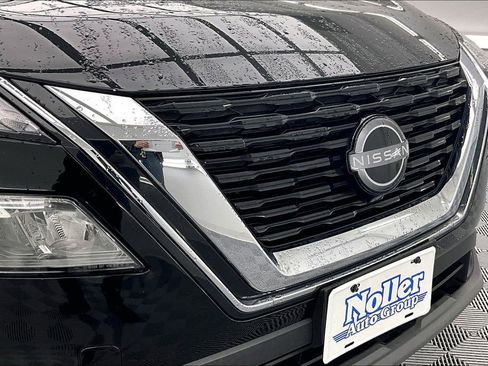 Used 2023 Nissan Rogue SV image 28