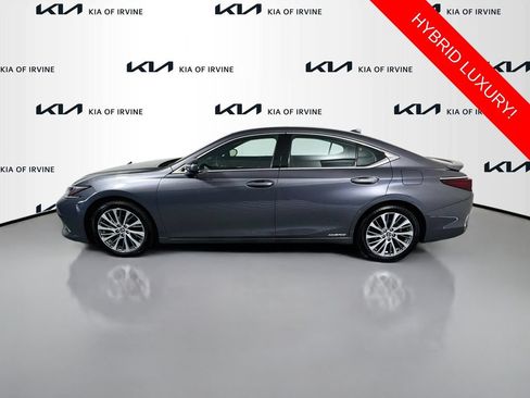 Used 2021 Lexus ES 300h w/ Premium Package FWD image 4