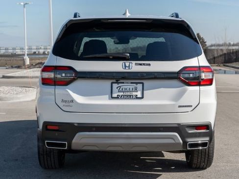 New 2025 Honda Pilot Touring image 6