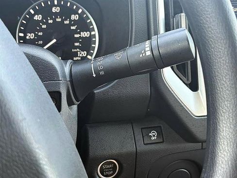 Used 2025 Nissan Frontier SV RWD image 22