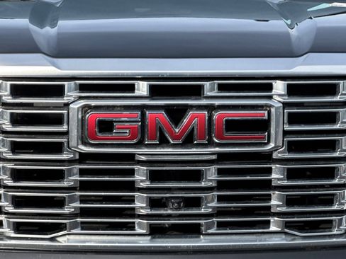 Used 2025 GMC Yukon Denali image 43