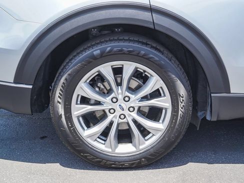 Used 2023 Ford Explorer Limited w/ Equipment Group 301A RWD image 8