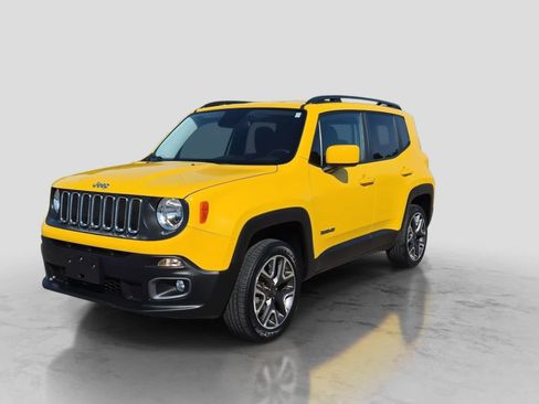Used 2016 Jeep Renegade Latitude w/ Safety & Security Group AWD/4WD image 4
