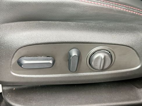 Used 2022 Chevrolet Equinox RS w/ RS Leather Package image 20