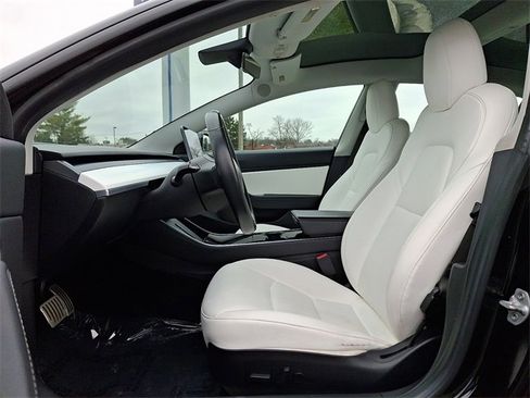 Used 2018 Tesla Model 3 Long Range image 14