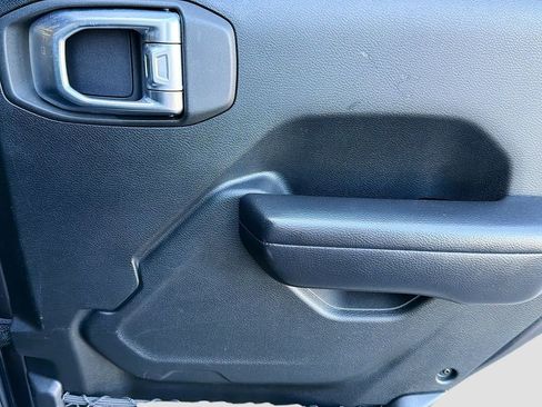 Used 2020 Jeep Gladiator Sport w/ Quick Order Package 24S AWD/4WD image 32