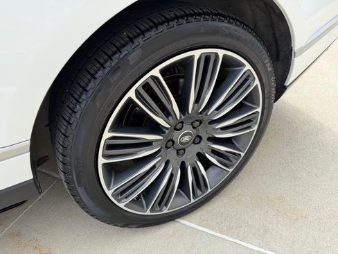 Used 2020 Land Rover Range Rover HSE AWD/4WD image 9
