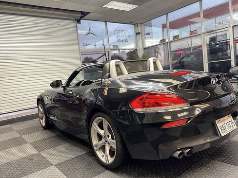 Used 2015 BMW Z4 sDrive28i RWD image 17