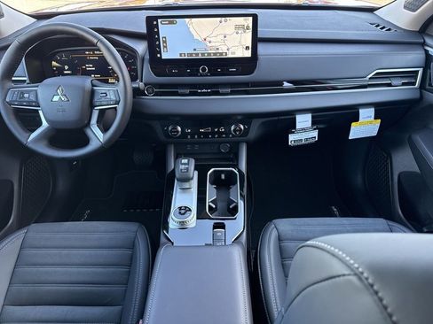 New 2026 Mitsubishi Outlander SE image 21