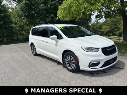 Used 2021 Chrysler Pacifica Touring-L