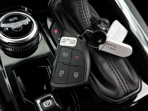 Used 2024 GMC Canyon Elevation w/ Elevation Premium Package image 38