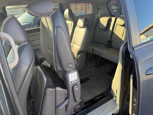 Used 2017 Kia Sedona LX w/ LX Essentials Premium Package FWD image 22