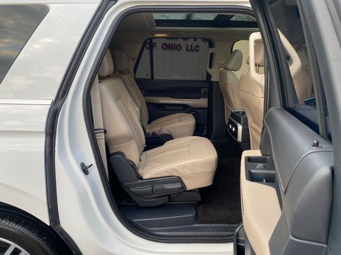 Used 2022 Ford Expedition Max Limited image 4