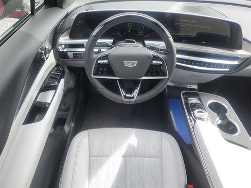 Certified 2024 Cadillac Lyriq Luxury RWD image 39