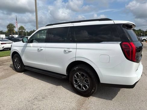 Used 2025 Ford Expedition Active RWD image 8