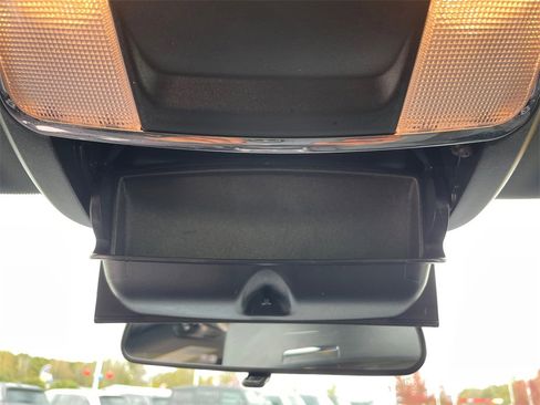 Used 2023 Dodge Charger SXT w/ Blacktop Package image 19