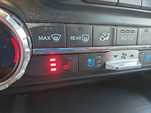 Used 2022 Ford F150 Lariat image 23