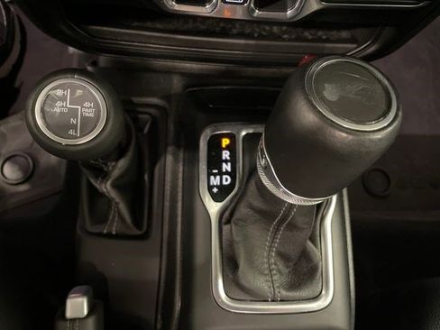 Used 2024 Jeep Wrangler Unlimited Sahara w/ Technology Group AWD/4WD image 56