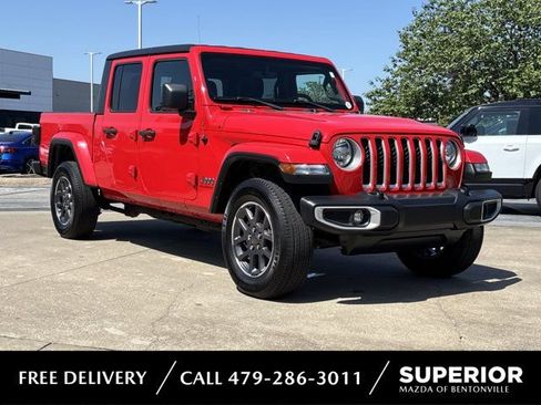 Used 2023 Jeep Gladiator Overland AWD/4WD image 1