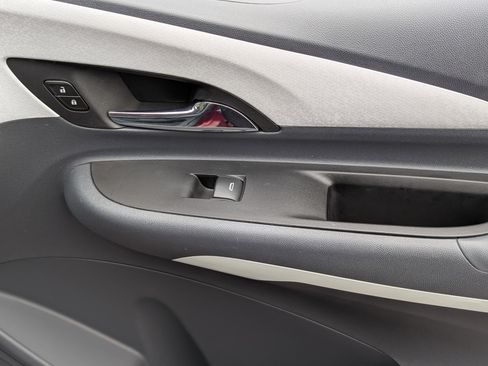 Used 2020 Chevrolet Bolt LT image 21