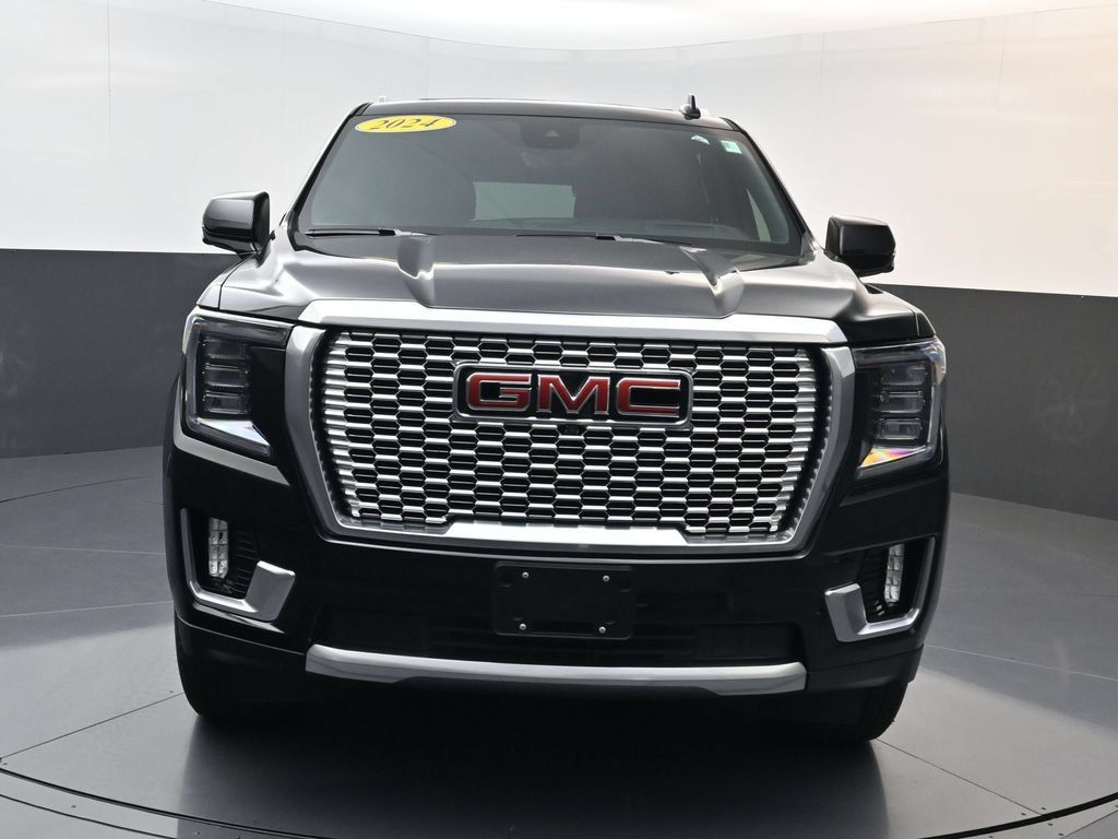 Used 2024 GMC Yukon Denali w/ Advanced Technology Package AWD/4WD image 8