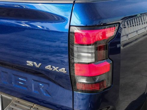 Used 2022 Nissan Frontier SV AWD/4WD image 10