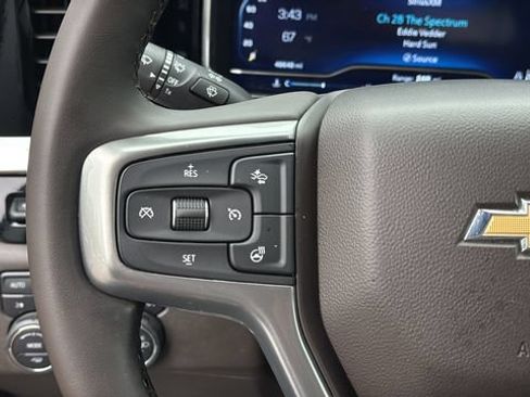 Used 2025 Chevrolet Silverado 2500 LTZ w/ LTZ Plus Package AWD/4WD image 23