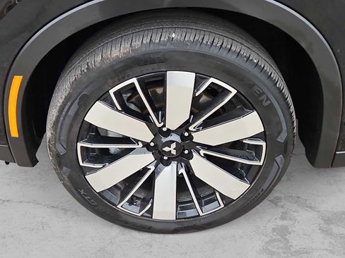 Used 2025 Mitsubishi Outlander SE image 12