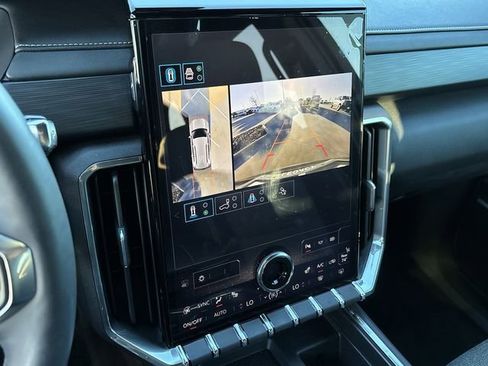 New 2025 GMC Acadia Elevation image 15