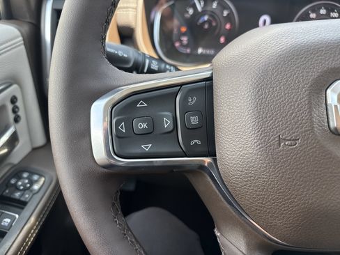 Used 2025 RAM 2500 Laramie AWD/4WD image 27