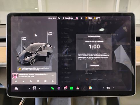 Used 2021 Tesla Model Y 2WD image 27