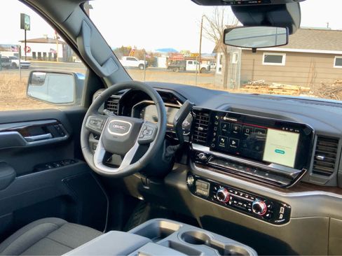 New 2026 GMC Sierra 1500 SLE image 40