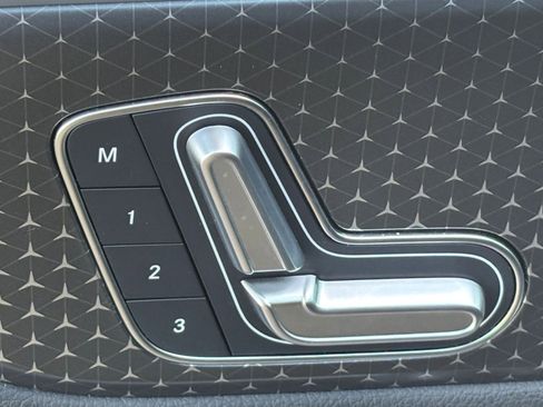 Used 2025 Mercedes-Benz GLA 250 4MATIC image 24