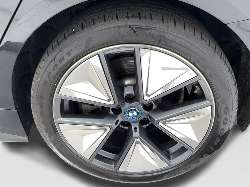 Used 2023 BMW i4 eDrive35 RWD image 13