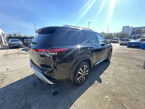 Used 2024 Nissan Pathfinder Platinum w/ Cargo Package image 22