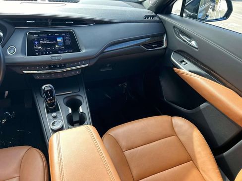 Certified 2023 Cadillac XT4 Premium Luxury w/ Enhanced Visibility Package image 15