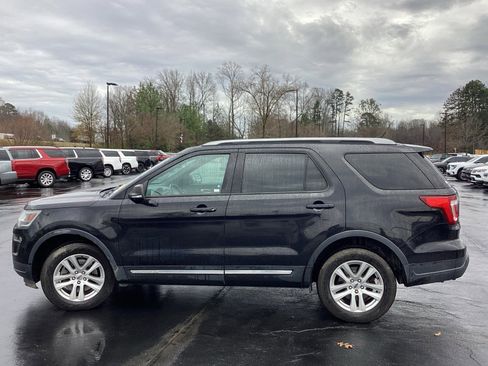 Used 2019 Ford Explorer XLT w/ Equipment Group 201A image 7