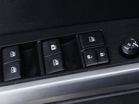 Used 2019 Toyota Tacoma SR5 image 16