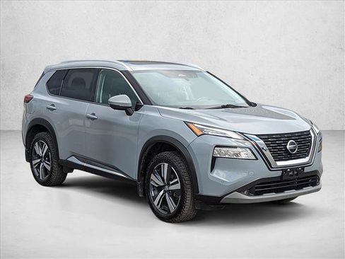 Used 2021 Nissan Rogue SL w/ Premium Package image 3