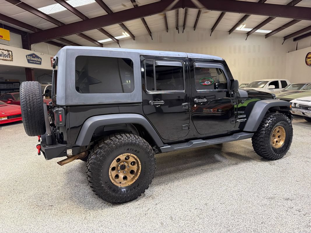 Used 2015 Jeep Wrangler Unlimited Sport w/ Quick Order Package 24S AWD/4WD image 8