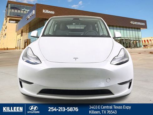 Used 2023 Tesla Model Y Long Range image 2
