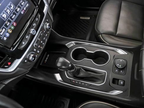 Used 2022 Chevrolet Traverse Premier w/ Redline Edition FWD image 29