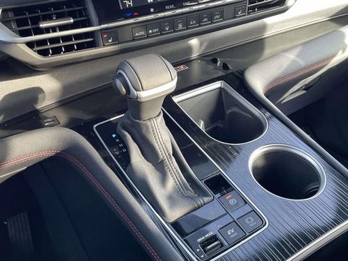 Used 2025 Toyota Sienna XSE image 29