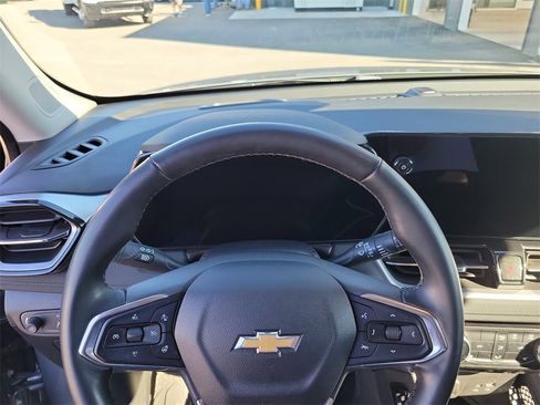 Used 2024 Chevrolet TrailBlazer LT w/ LT Cold Weather Package image 18