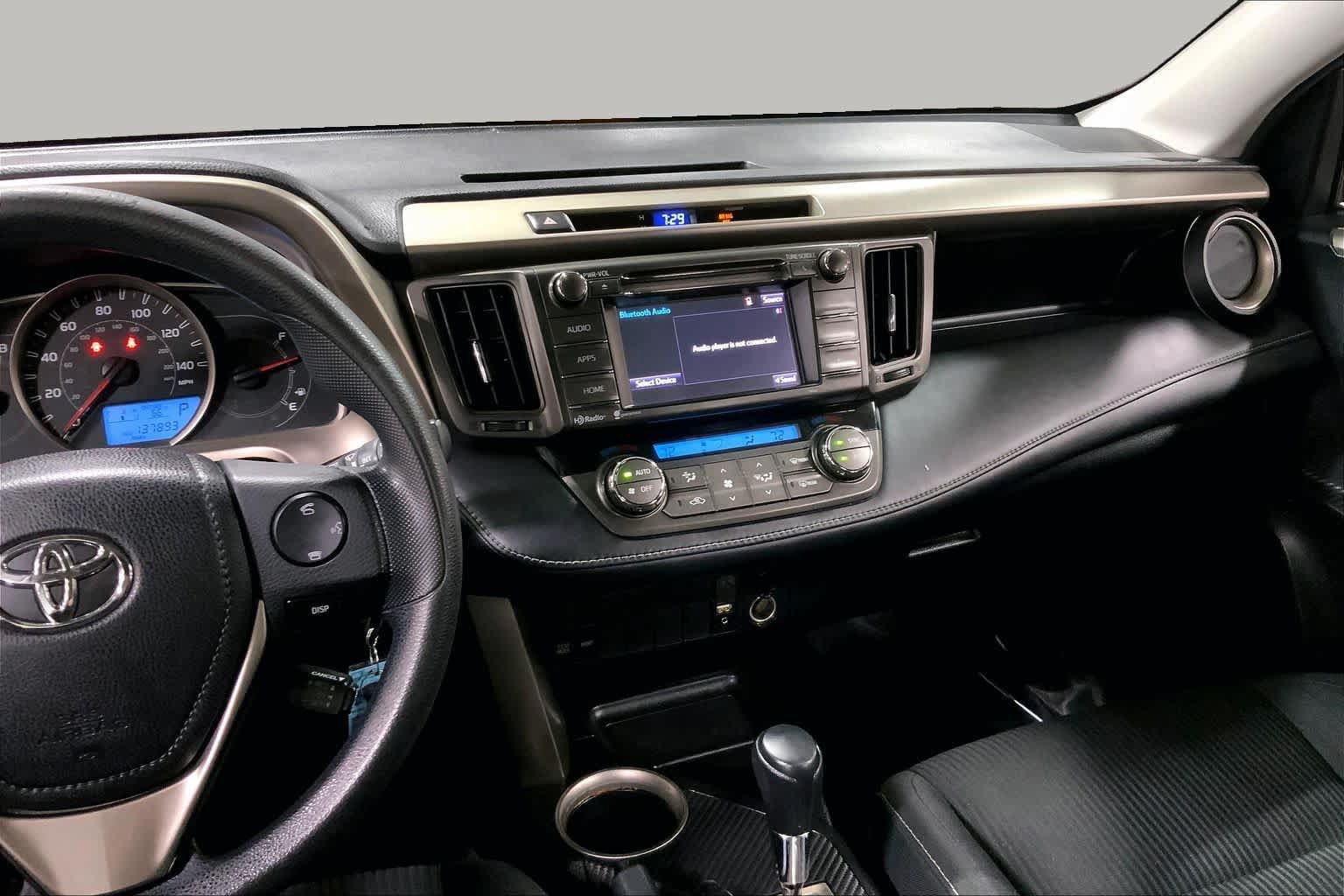 Used 2014 Toyota RAV4 XLE AWD/4WD image 7
