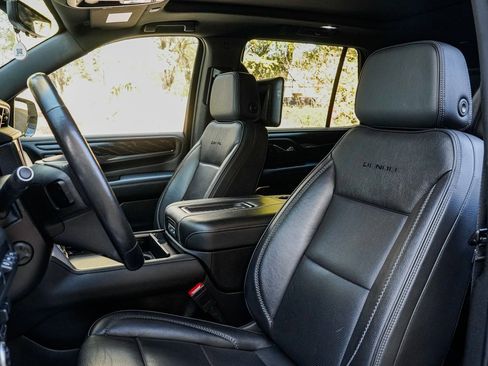 Used 2021 GMC Yukon Denali w/ Denali Ultimate Package image 18