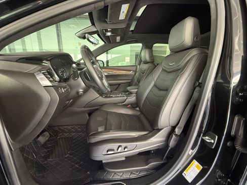 Used 2022 Cadillac XT5 Premium Luxury w/ Platinum Package FWD image 5