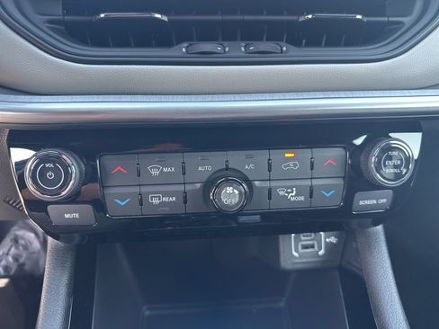 New 2025 Jeep Compass Limited w/ Elite Group AWD/4WD image 24