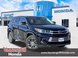 Used 2017 Toyota Highlander XLE video 1