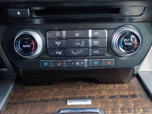 Used 2016 Ford F150 Platinum w/ Equipment Group 701A Luxury AWD/4WD image 20